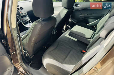 Хэтчбек Peugeot 308 2012 в 