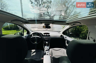 Хэтчбек Peugeot 308 2012 в 