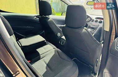 Хэтчбек Peugeot 308 2012 в 