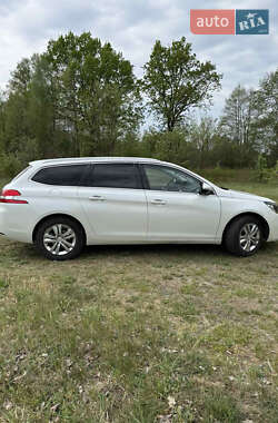 Универсал Peugeot 308 2014 в 