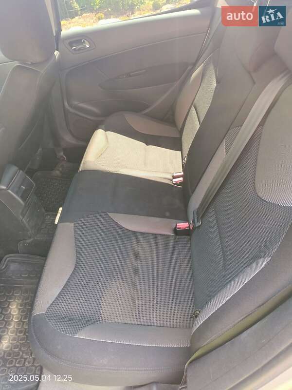 Хэтчбек Peugeot 308 2012 в Полтаве