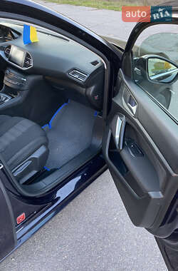 Універсал Peugeot 308 2015 в 