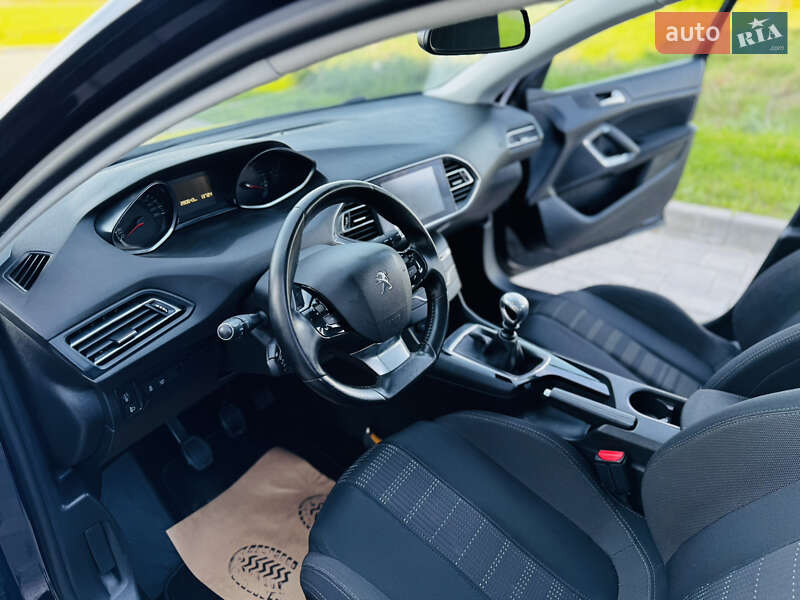 Універсал Peugeot 308 2015 в Здолбуніві