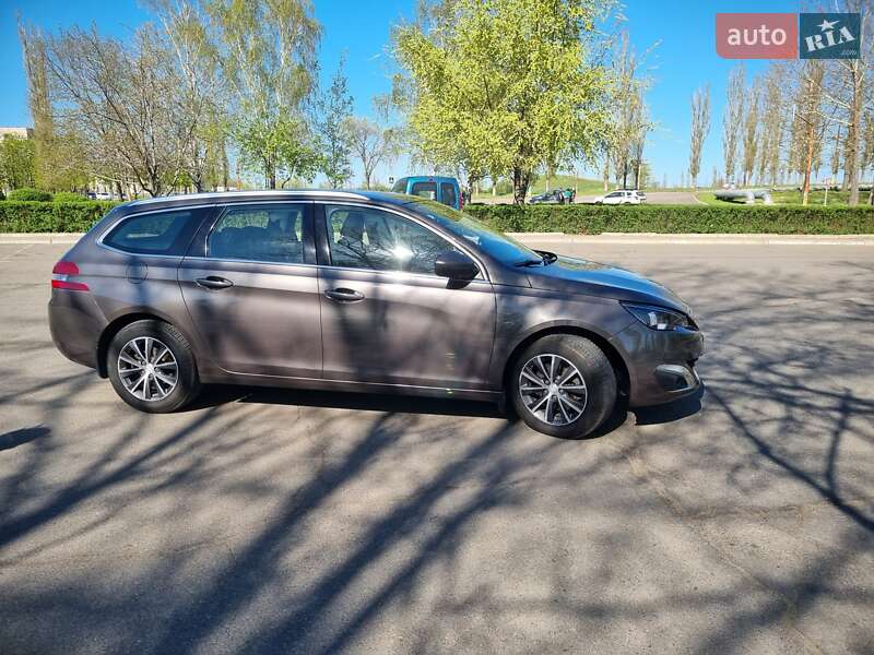 Універсал Peugeot 308 2015 в Южноукраїнську
