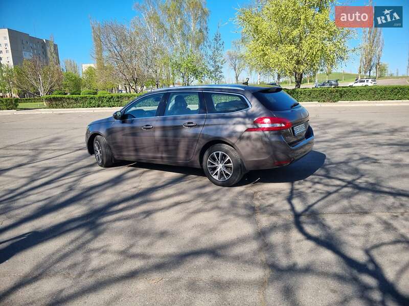Універсал Peugeot 308 2015 в Южноукраїнську