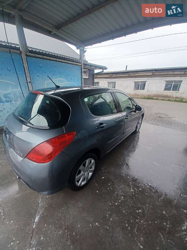 Хэтчбек Peugeot 308 2009 в Малине