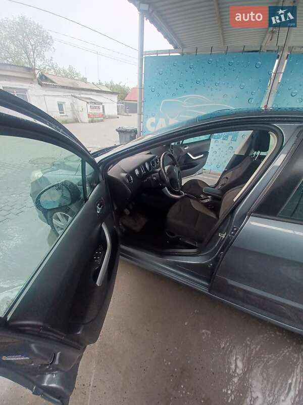 Хэтчбек Peugeot 308 2009 в Малине