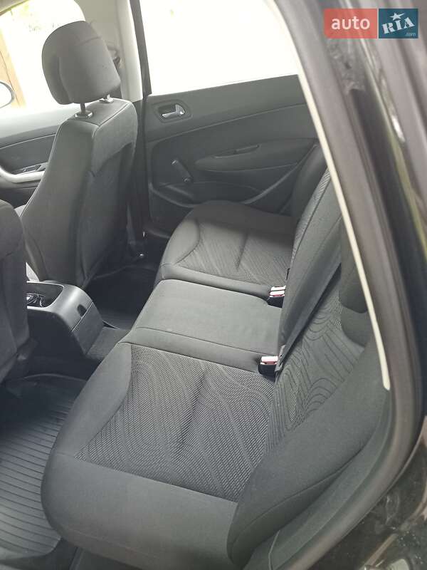 Универсал Peugeot 308 2008 в Бедевле