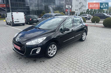 Хэтчбек Peugeot 308 2012 в 