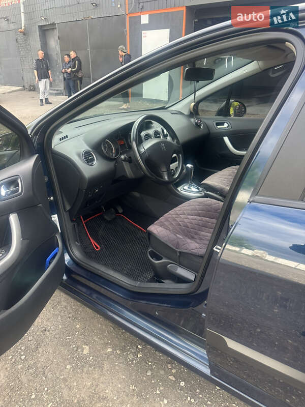 Хэтчбек Peugeot 308 2010 в Киеве