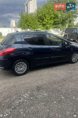Хэтчбек Peugeot 308 2010 в 