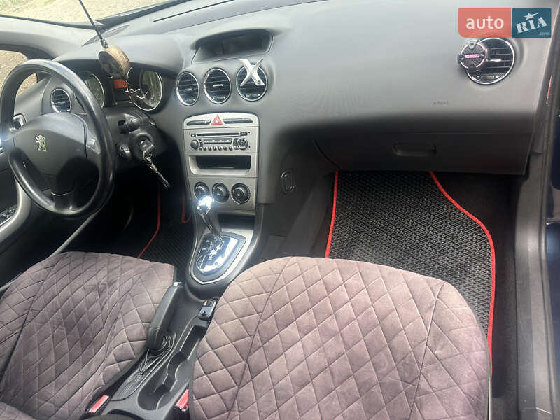 Хэтчбек Peugeot 308 2010 в Киеве