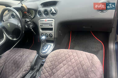 Хэтчбек Peugeot 308 2010 в 