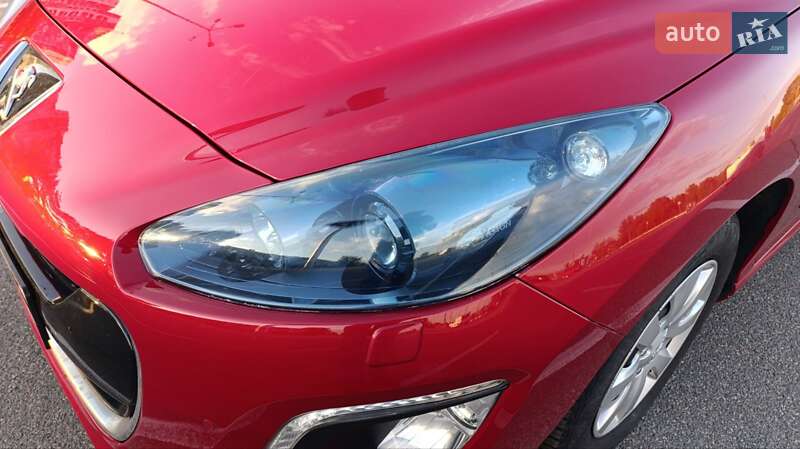 Хэтчбек Peugeot 308 2012 в Киеве