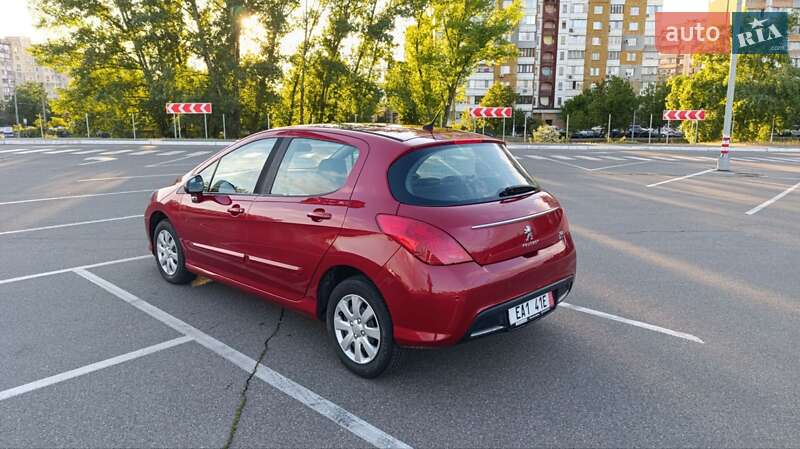 Хэтчбек Peugeot 308 2012 в Киеве