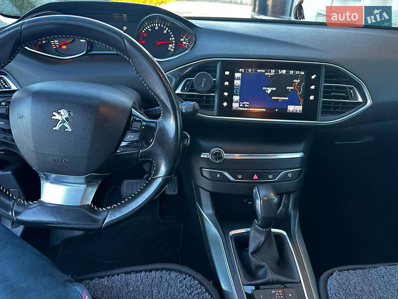 Універсал Peugeot 308 2015 в Чернівцях