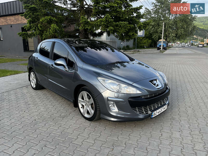 Хэтчбек Peugeot 308 2008 в 
