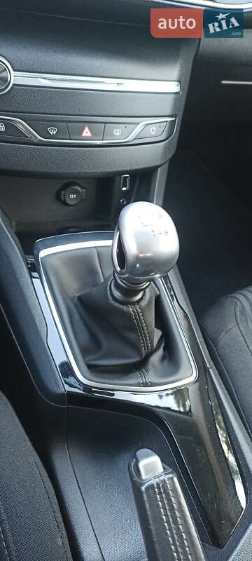 Универсал Peugeot 308 2015 в Каменке