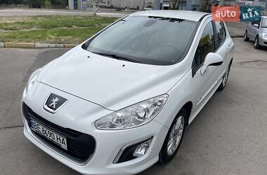 Хетчбек Peugeot 308 2013 в 
