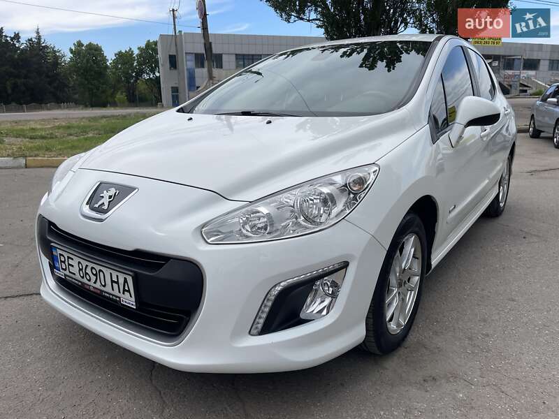 Хетчбек Peugeot 308 2013 в 