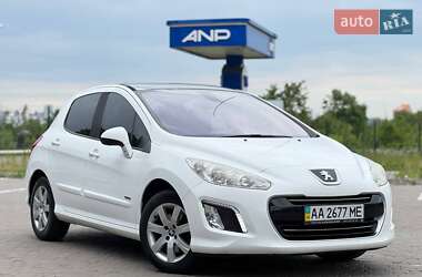 Хэтчбек Peugeot 308 2012 в Киеве