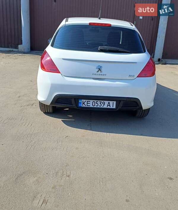 Хэтчбек Peugeot 308 2011 в Днепре