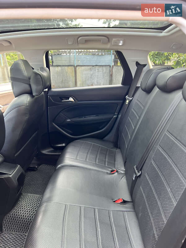 Універсал Peugeot 308 2015 в Чернівцях