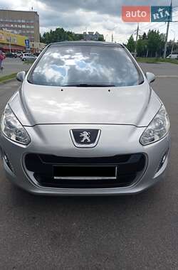 Хэтчбек Peugeot 308 2011 в 