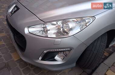 Хэтчбек Peugeot 308 2011 в 