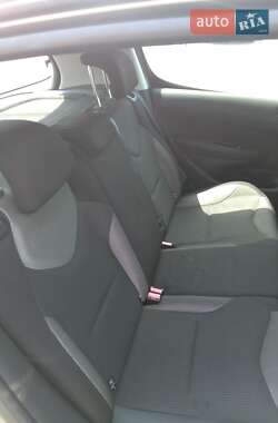 Хэтчбек Peugeot 308 2011 в 