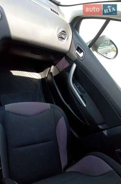 Хэтчбек Peugeot 308 2011 в 