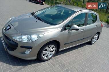Хэтчбек Peugeot 308 2011 в 