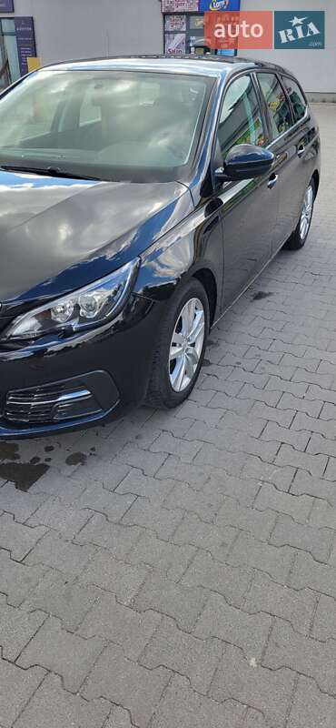 Универсал Peugeot 308 2017 в Дубно