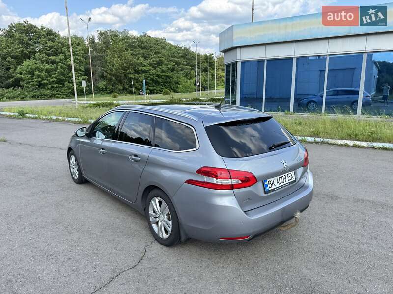 Универсал Peugeot 308 2015 в Ровно