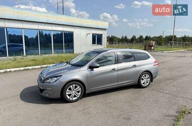 Универсал Peugeot 308 2015 в Костополе