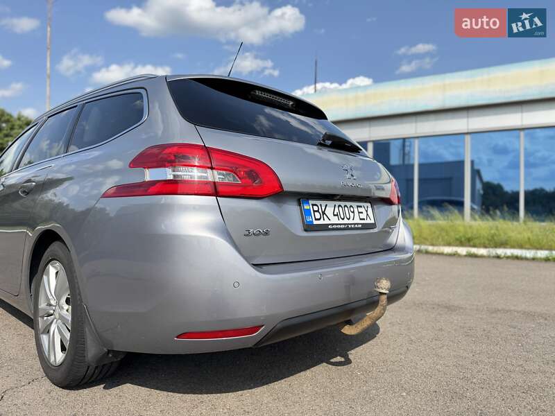 Универсал Peugeot 308 2015 в Ровно
