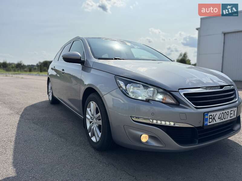 Универсал Peugeot 308 2015 в Ровно