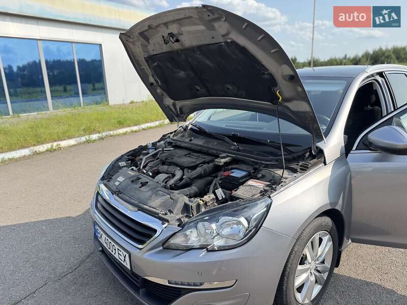 Универсал Peugeot 308 2015 в Ровно
