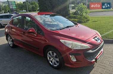 Хэтчбек Peugeot 308 2010 в 