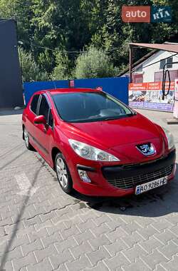 Хэтчбек Peugeot 308 2008 в Рахове