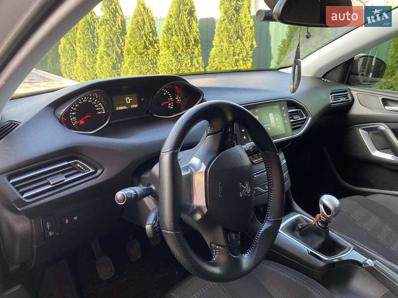 Універсал Peugeot 308 2015 в Нікополі