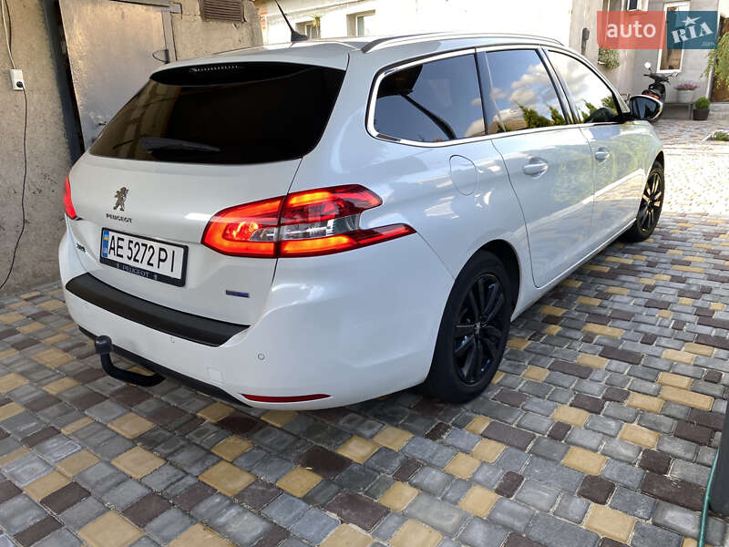 Універсал Peugeot 308 2015 в Нікополі