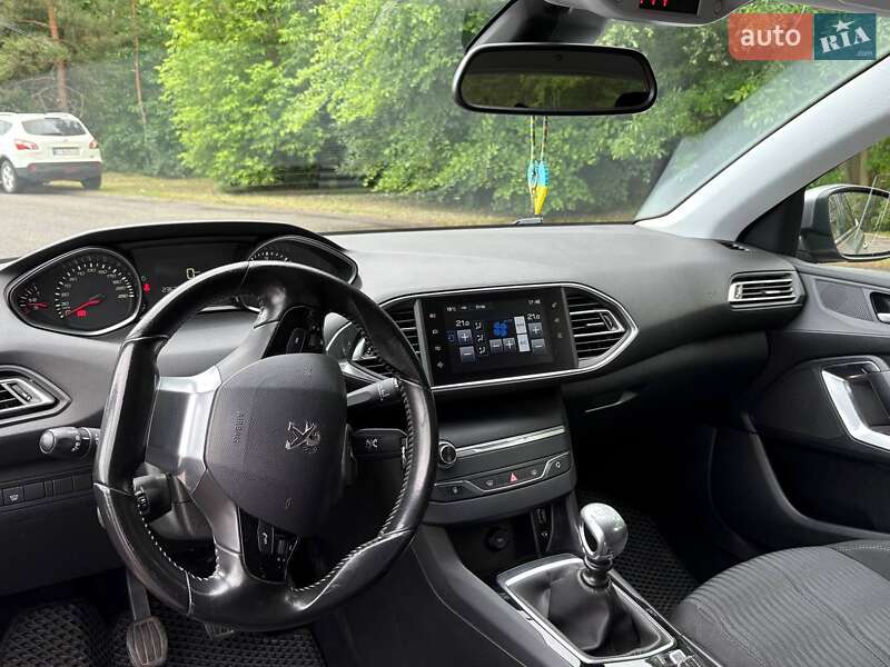 Універсал Peugeot 308 2015 в Полтаві