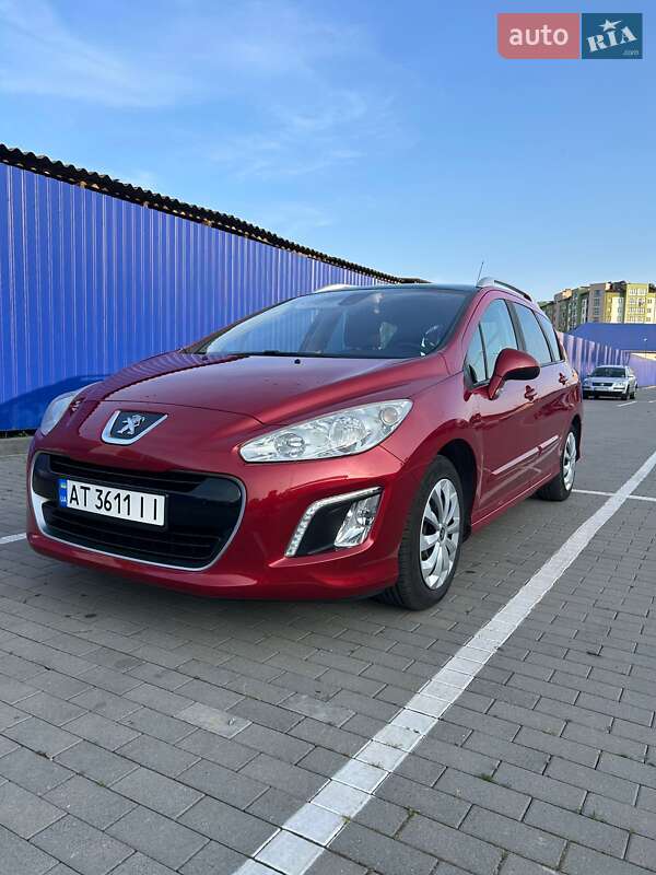 Универсал Peugeot 308 2012 в Калуше