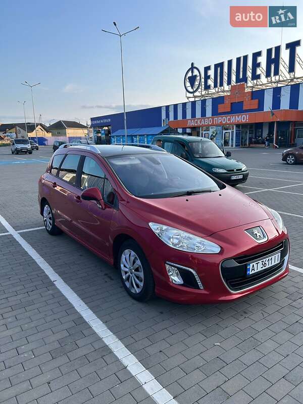 Универсал Peugeot 308 2012 в Калуше