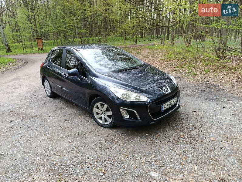 Peugeot 308 2011