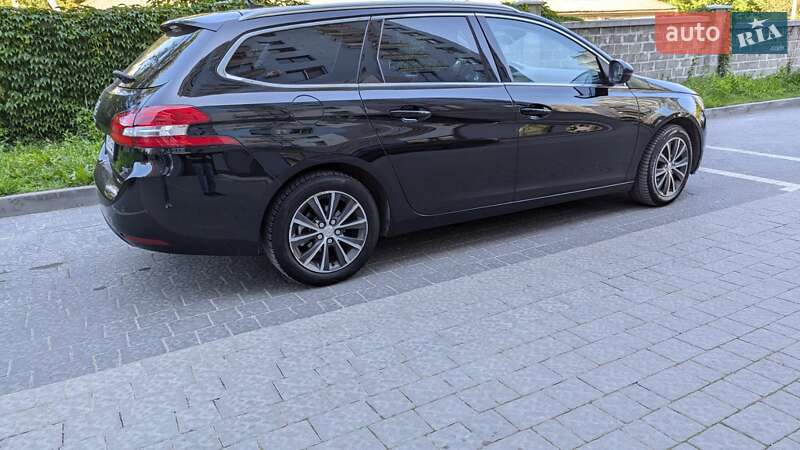 Універсал Peugeot 308 2015 в Івано-Франківську