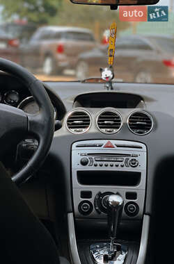 Хэтчбек Peugeot 308 2009 в 