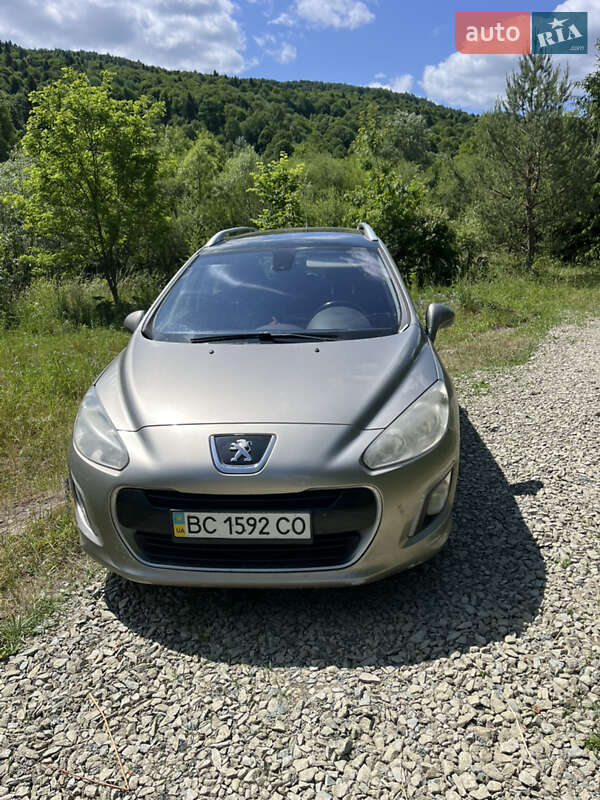 Універсал Peugeot 308 2011 в Львові