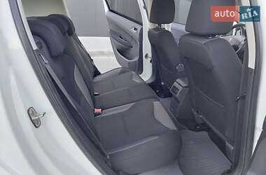 Хетчбек Peugeot 308 2012 в 